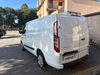 Ford Transit Custom 300 2.0 tdci 130cv Trend L1H1 E6.2 Bianco usata Seveso