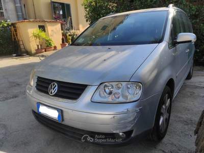 Volkswagen Touran Volkswagen touran 1.9 tdi 105 cv 7 posti Grigio usata Sant'Egidio del Monte Albino