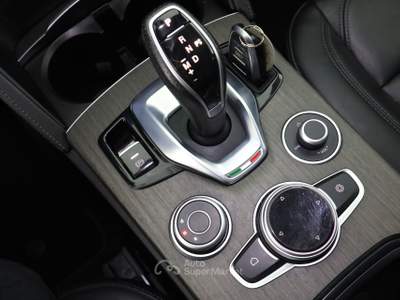 Alfa Romeo Stelvio Stelvio 2.2 Turbodiesel 210 CV AT8 Q4 Ti Bianco usata Parma
