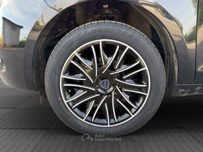 Lancia Ypsilon Ypsilon 1.0 FireFly 5 porte S&S Hybrid Silver Nero usata Parma