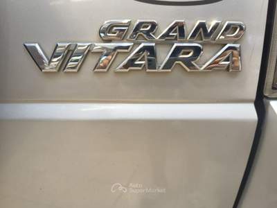 Suzuki Grand Vitara 3 porteb 139.000 km Argento usata Besenello