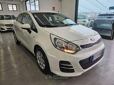 Kia Rio 5p 1.1 crdi Active EURO 6 / NEOPATENTATI Bianco usata Martinengo