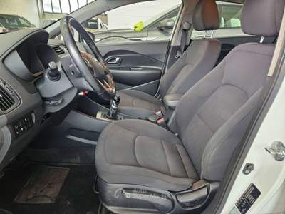 Kia Rio 5p 1.1 crdi Active EURO 6 / NEOPATENTATI Bianco usata Martinengo