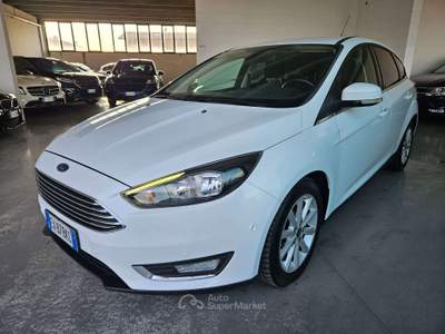 Ford Focus 2015 5p 1.5 tdci Plus s E6 neopatentati Bianco usata Martinengo