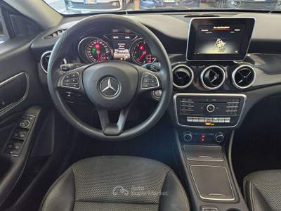 Mercedes-Benz CLA Shooting Brake d Premium AUTOMATICO/NEOPATENTATO Nero usata Martinengo
