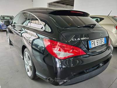 Mercedes-Benz CLA Shooting Brake d Premium AUTOMATICO/NEOPATENTATO Nero usata Martinengo