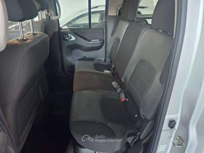 Nissan Navara 2.5 dci d.cab LE PLUS AUTOMATICO 4X4 Argento usata Martinengo