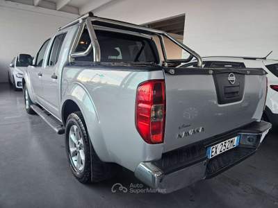 Nissan Navara 2.5 dci d.cab LE PLUS AUTOMATICO 4X4 Argento usata Martinengo