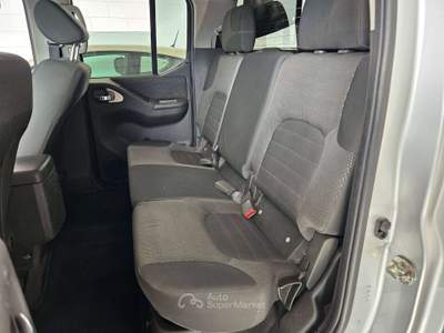 Nissan Navara 2.5 dci d.cab LE PLUS AUTOMATICO 4X4 Argento usata Martinengo