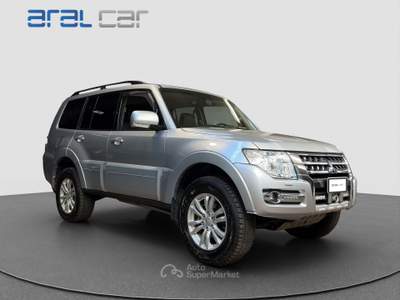 Mitsubishi Pajero MITSUBISHI PAJERO 3.2 DI-D AUT. 5P INSTYLE DPF Argento usata Torino