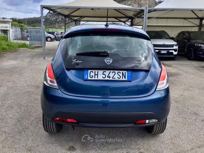 Lancia Ypsilon 70 Cv Hybrid Silver Blu/Azzurro usata TURRIVALIGNANI