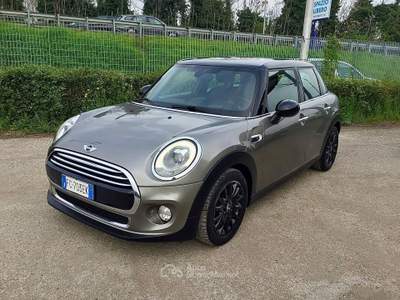 MINI Clubman 1.5 Cooper D Business 116Cv Diesel Turbo 5 porte Grigio usata TURRIVALIGNANI
