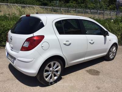 Opel Corsa 5 porte GPL-TECH Club Bianco usata TURRIVALIGNANI
