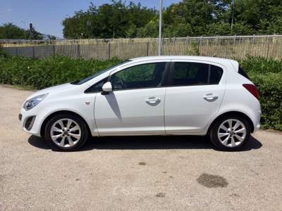 Opel Corsa 5 porte GPL-TECH Club Bianco usata TURRIVALIGNANI