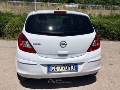 Opel Corsa 5 porte GPL-TECH Club Bianco usata TURRIVALIGNANI
