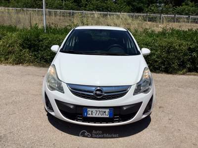 Opel Corsa 5 porte GPL-TECH Club Bianco usata TURRIVALIGNANI