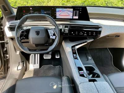Peugeot 5008 1.2 Hybrid GT 145cv 7 Posti Automatico e-dcs6 Grigio usata TURRIVALIGNANI