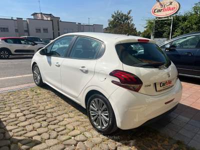 Peugeot 208 3 porte Access Bianco usata Teano
