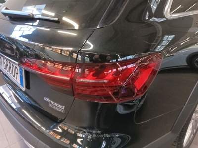 Audi A4 2ª serie 40 TDI 204 CV S tronic Identity Contrast Nero usata Lucca