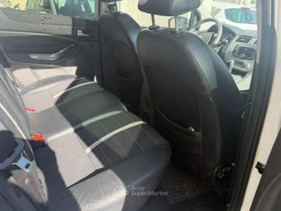 Ford Kuga Motore sostituito con 90.000 km con fattura Bianco usata Termoli