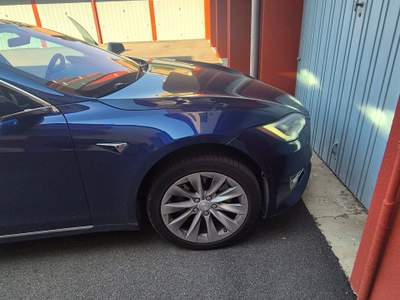 Tesla Model S Sempre in garage e ricarica al 50% eccezione vuaggi lunghi usata Pergola
