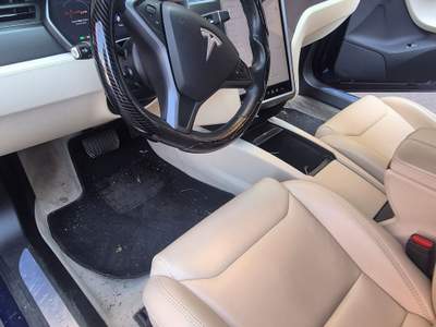 Tesla Model S Sempre in garage e ricarica al 50% eccezione vuaggi lunghi usata Pergola