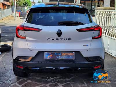 Renault Captur 1.6 E-Tech full hybrid Rive Gauche 145cv auto Bianco usata Sassuolo