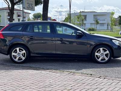 Volvo V60 VOLVO V60 D3 Geartronic Kinetic Nero usata Abano Terme