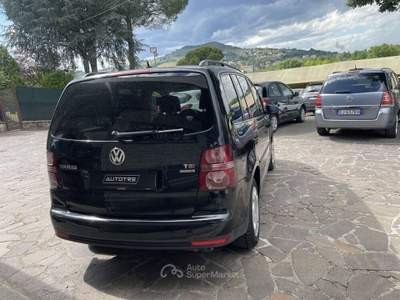 Volkswagen Touran Trendline Ecofuel 7 POSTI Nero usata Perugia