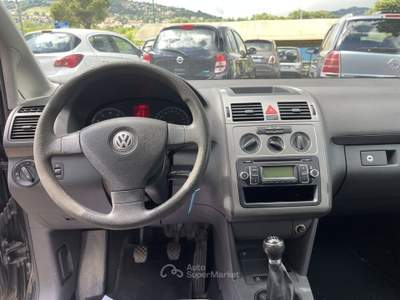 Volkswagen Touran Trendline Ecofuel 7 POSTI Nero usata Perugia