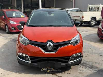 Renault Captur 1.5 DIESEL 90CV AUTOM R-LINK 2015 usata GIUGLIANO IN CAMPANIA