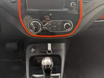 Renault Captur 1.5 DIESEL 90CV AUTOM R-LINK 2015 usata GIUGLIANO IN CAMPANIA