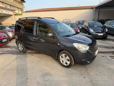 Dacia Dokker 1.5 DIESEL 90CVANNO 2013 usata GIUGLIANO IN CAMPANIA