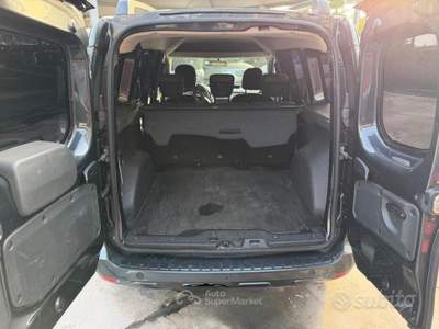 Dacia Dokker 1.5 DIESEL 90CVANNO 2013 usata GIUGLIANO IN CAMPANIA