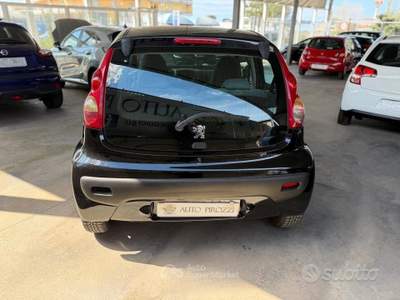 Peugeot 107 1.0 CAMBIO AUTOMATICO 2008 usata GIUGLIANO IN CAMPANIA