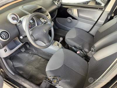 Peugeot 107 1.0 CAMBIO AUTOMATICO 2008 usata GIUGLIANO IN CAMPANIA