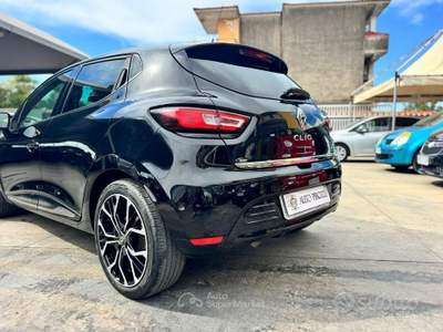 Renault Clio 1.5 DIESEL 90 CV AUT. TETTO PANO 2019 usata GIUGLIANO IN CAMPANIA