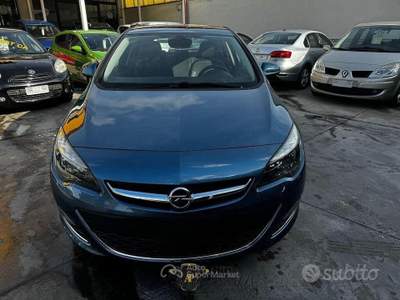 Opel Astra 1.4 Turbo Benz/GPL 2014 170000KM usata GIUGLIANO IN CAMPANIA