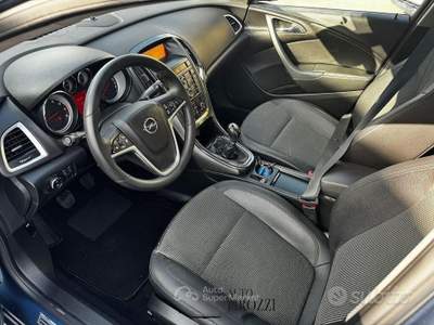 Opel Astra 1.4 Turbo Benz/GPL 2014 170000KM usata GIUGLIANO IN CAMPANIA