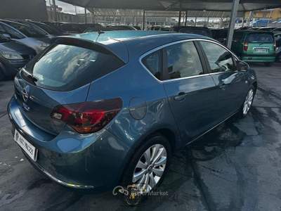 Opel Astra 1.4 Turbo Benz/GPL 2014 170000KM usata GIUGLIANO IN CAMPANIA