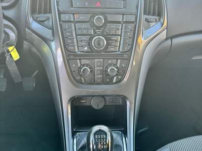 Opel Astra 1.6 CDTI MOD. COSMO del 2015 150000KM usata GIUGLIANO IN CAMPANIA