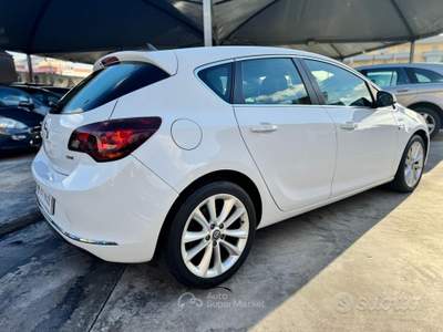 Opel Astra 1.6 CDTI MOD. COSMO del 2015 150000KM usata GIUGLIANO IN CAMPANIA