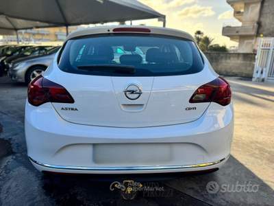 Opel Astra 1.6 CDTI MOD. COSMO del 2015 150000KM usata GIUGLIANO IN CAMPANIA