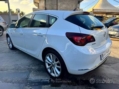 Opel Astra 1.6 CDTI MOD. COSMO del 2015 150000KM usata GIUGLIANO IN CAMPANIA