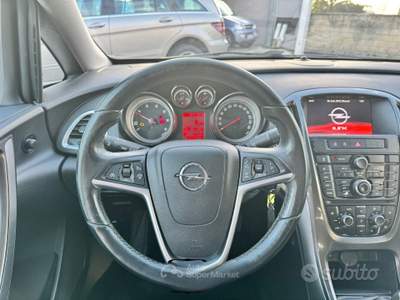 Opel Astra 1.6 CDTI MOD. COSMO del 2015 150000KM usata GIUGLIANO IN CAMPANIA