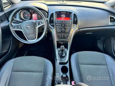 Opel Astra 1.6 CDTI MOD. COSMO del 2015 150000KM usata GIUGLIANO IN CAMPANIA