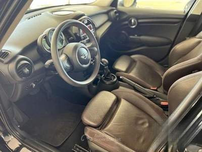 MINI Clubman one 1.2 benz 5 porte CAMBIO AUTOMATICO usata GIUGLIANO IN CAMPANIA