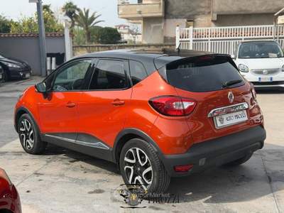 Renault Captur 1.5 DIESEL 90CV AUTOM R-LINK 2015 usata GIUGLIANO IN CAMPANIA