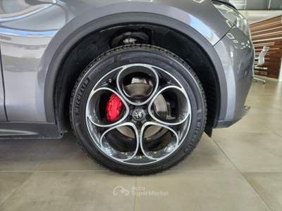 Alfa Romeo Stelvio Alfa Romeo Stelvio 2.2 Turbodiesel 190 CV AT8 Q4 Executive Grigio usata Pistoia