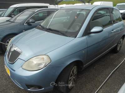 Lancia Ypsilon ARGENTO Grigio usata Chions